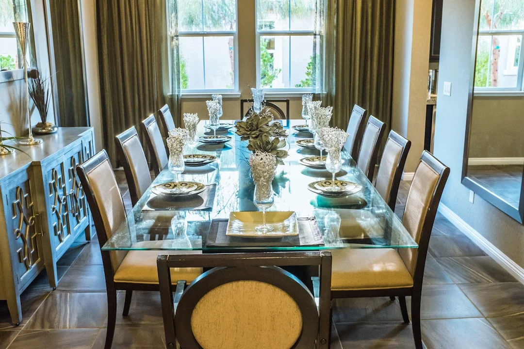 empty dining. related to How to Choose a Dining Room Centerpiece That Doesn't Block Your View